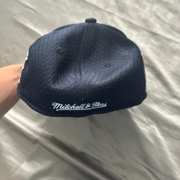 Fitted Mitchell & Ness Yankees Cap - Picture 4 of 4